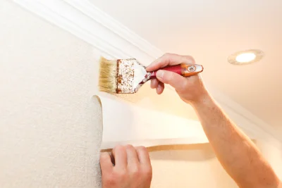 Pose de papier peint au Cormier — revêtements muraux et toiles de verre